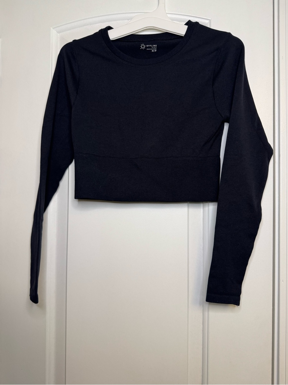 Offline by Aerie XS Black Long-Sleeve Cropped Top - Women